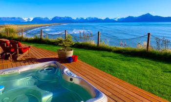 The New Sea Breeze Condo with private hot tub